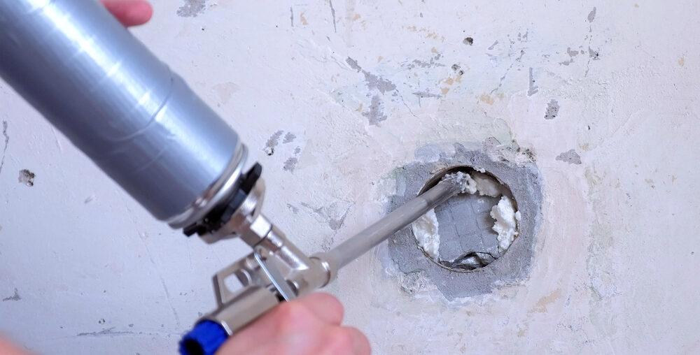 spray foam to fill holes