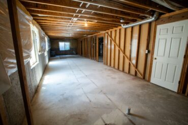 how to insulate basement floor